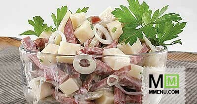 Баварский салат с колбасой