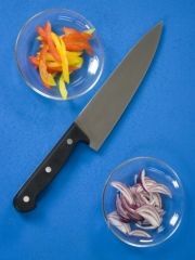 Приготовление блюда по рецепту - Зеленый салат с сыром и кедровыми орехами. Шаг 2