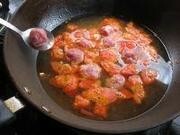 Приготовление блюда по рецепту - томатный суп с тефтелей. Шаг 6