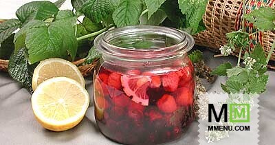 Компот из черной смородины с малиной Компот из черной смородины с малиной