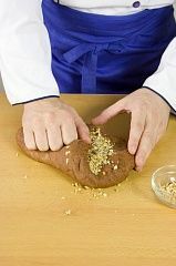 Приготовление блюда по рецепту - Шоколадный хлеб. Шаг 2