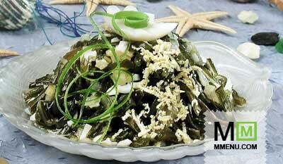 Салат из морской капусты с яйцами