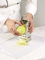 Приготовление блюда по рецепту - Салат из зеленой редьки. Шаг 1