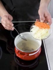 Приготовление блюда по рецепту - Пасхальный борщ. Шаг 1