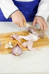Приготовление блюда по рецепту - Таджин из курицы с имбирем и корицей. Шаг 1