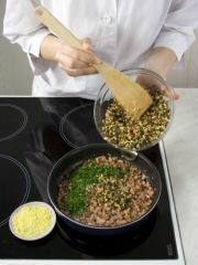 Приготовление блюда по рецепту - Чечевичная похлебка с кабанос. Шаг 2