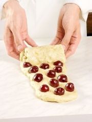 Приготовление блюда по рецепту - Вишневая «Буханочка». Шаг 2