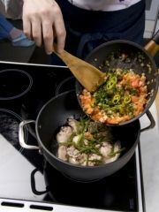 Приготовление блюда по рецепту - Буглама из курицы с зеленой фасолью. Шаг 4