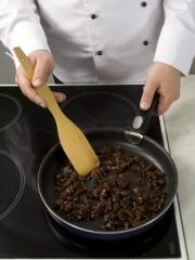 Приготовление блюда по рецепту - Финиковые пирожные. Шаг 2