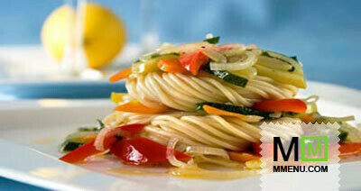 Спагетти с овощами и яблоками