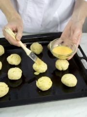 Приготовление блюда по рецепту - Шакер-чурек (булочка ванильная). Шаг 6