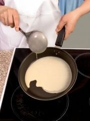 Приготовление блюда по рецепту - Мешочки с яблоками и изюмом. Шаг 2