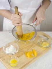 Приготовление блюда по рецепту - Суфле из тыквы с апельсинами. Шаг 3