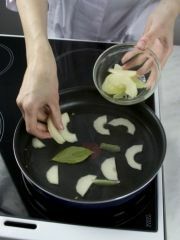 Приготовление блюда по рецепту - Форель с грушами и лаймом. Шаг 4