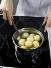 Приготовление блюда по рецепту - Сорпа (мясо, тушенное с овощами в горшочке). Шаг 6