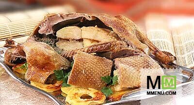 Гусь, запеченный с яблоками Гусь, запеченный с яблоками