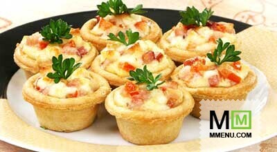 Тарталетки с сыром и беконом Тарталетки с сыром и беконом