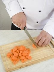Приготовление блюда по рецепту - Морковный цимес с мясом. Шаг 1