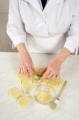 Приготовление блюда по рецепту - Сырные пышки (2). Шаг 5