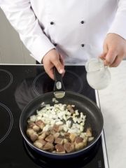 Приготовление блюда по рецепту - Кисло-сладкое мясо эсик-флейш. Шаг 2