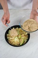 Приготовление блюда по рецепту - Кексы яблочные «Лебеди». Шаг 6