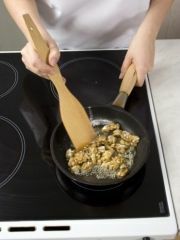 Приготовление блюда по рецепту - Орехи в меду. Шаг 4