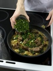 Приготовление блюда по рецепту - Сабза-каурма. Шаг 6