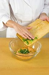 Приготовление блюда по рецепту - Итальянский хлеб с базиликом. Шаг 3