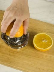 Приготовление блюда по рецепту - Морковный суп с апельсиновым соком. Шаг 2