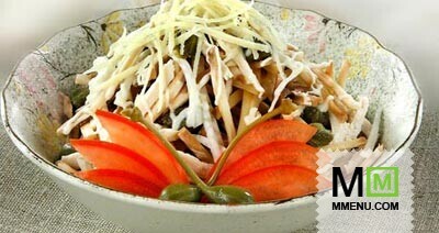 Салат из груздей с курицей и сыром