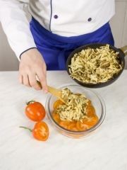 Приготовление блюда по рецепту - Запеканка с макаронами и грибами. Шаг 2