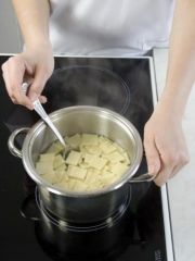 Приготовление блюда по рецепту - Вареники с печенкой. Шаг 4