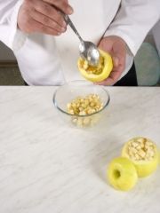 Приготовление блюда по рецепту - Запеченные яблоки. Шаг 4