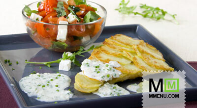 Окунь в картофельной панировке с луковым соусом Окунь в картофельной панировке с луковым соусом
