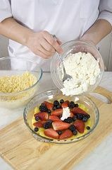 Приготовление блюда по рецепту - Фруктово-ягодный пирог (2). Шаг 3
