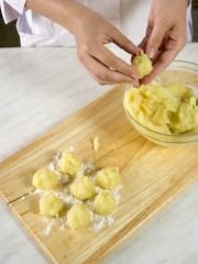 Приготовление блюда по рецепту - Картофельные крокеты. Шаг 3