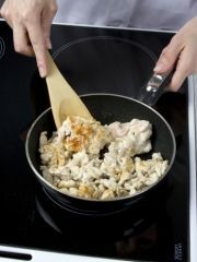 Приготовление блюда по рецепту - Пирог с курицей и грибами (2). Шаг 1
