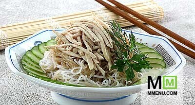 Курица с вермишелью и огурцом Курица с вермишелью и огурцом