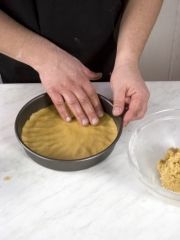 Приготовление блюда по рецепту - Сырный пирог с ягодами. Шаг 2
