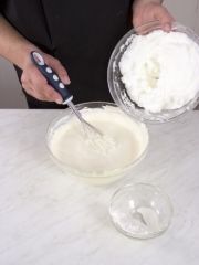 Приготовление блюда по рецепту - Сырный пирог с ягодами. Шаг 6