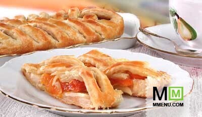 Слоеный пирог с яблоками и курагой Слоеный пирог с яблоками и курагой