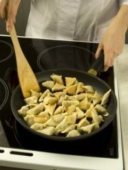 Приготовление блюда по рецепту - Дюшбара (пельмени по-азербайджански). Шаг 4