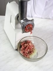 Приготовление блюда по рецепту - Дюшбара (пельмени по-азербайджански). Шаг 1