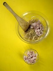 Приготовление блюда по рецепту - Луковый пирог по-домашнему. Шаг 2