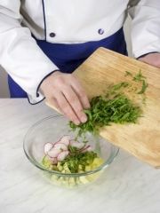 Приготовление блюда по рецепту - Салат картофельный с авокадо. Шаг 4