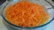 Приготовление блюда по рецепту - Салат из огурцов с морковкой по-корейски. Шаг 2