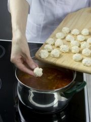 Приготовление блюда по рецепту - Флол (суп из говядины с пшеничными клецками по-армянски). Шаг 6