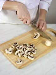 Приготовление блюда по рецепту - Горячая закуска с грибами. Шаг 1
