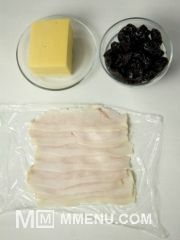 Приготовление блюда по рецепту - Чернослив запеченный с сыром и беконом. Шаг 1