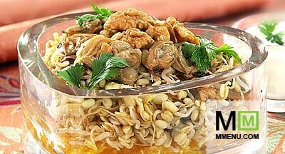 Салат из моллюсков с орехами Салат из моллюсков с орехами